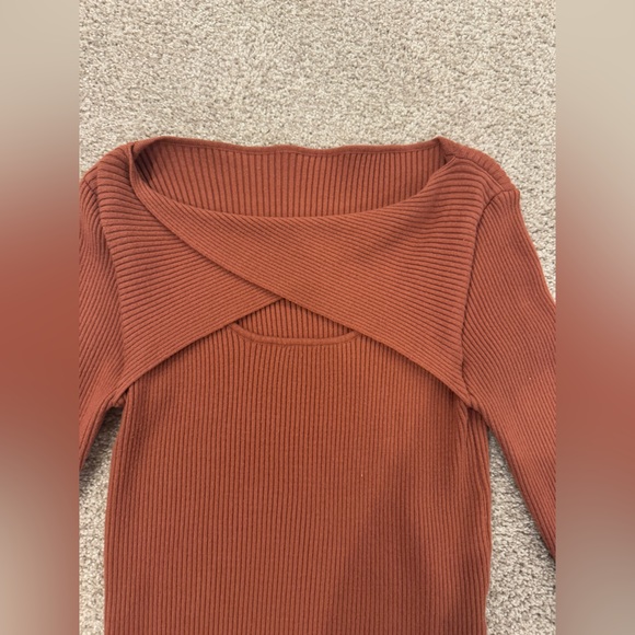 SOLD Shein Rust Orange Top Size: 1XL - Picture 3 of 5